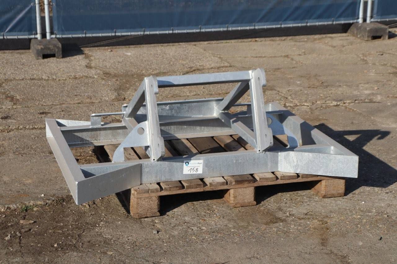 Giant Equalization Frame