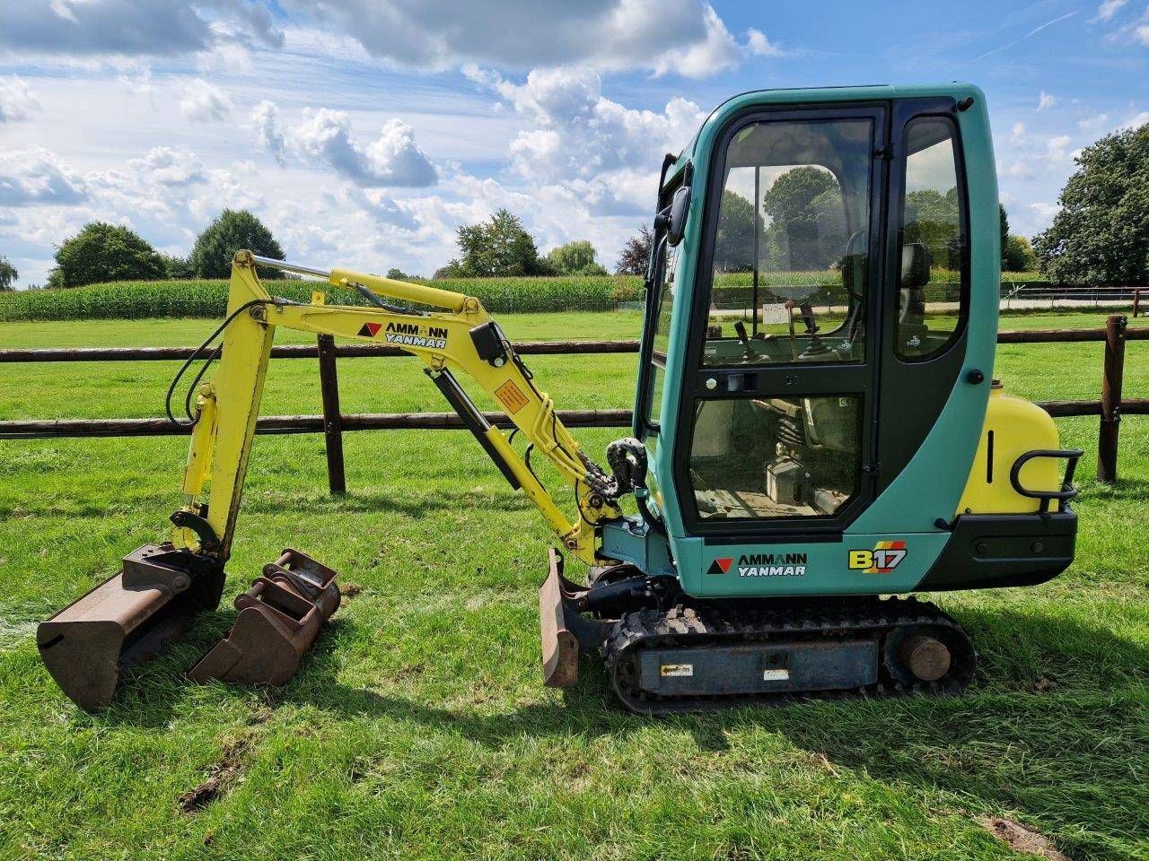 Mini digger Yanmar B17 Diesel (Margin)