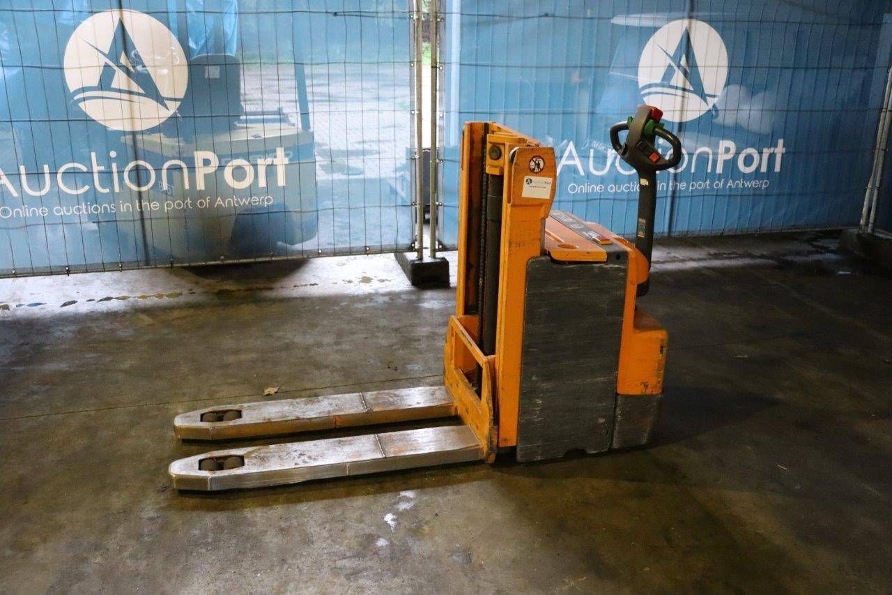 Stacker Jungheinrich Electric