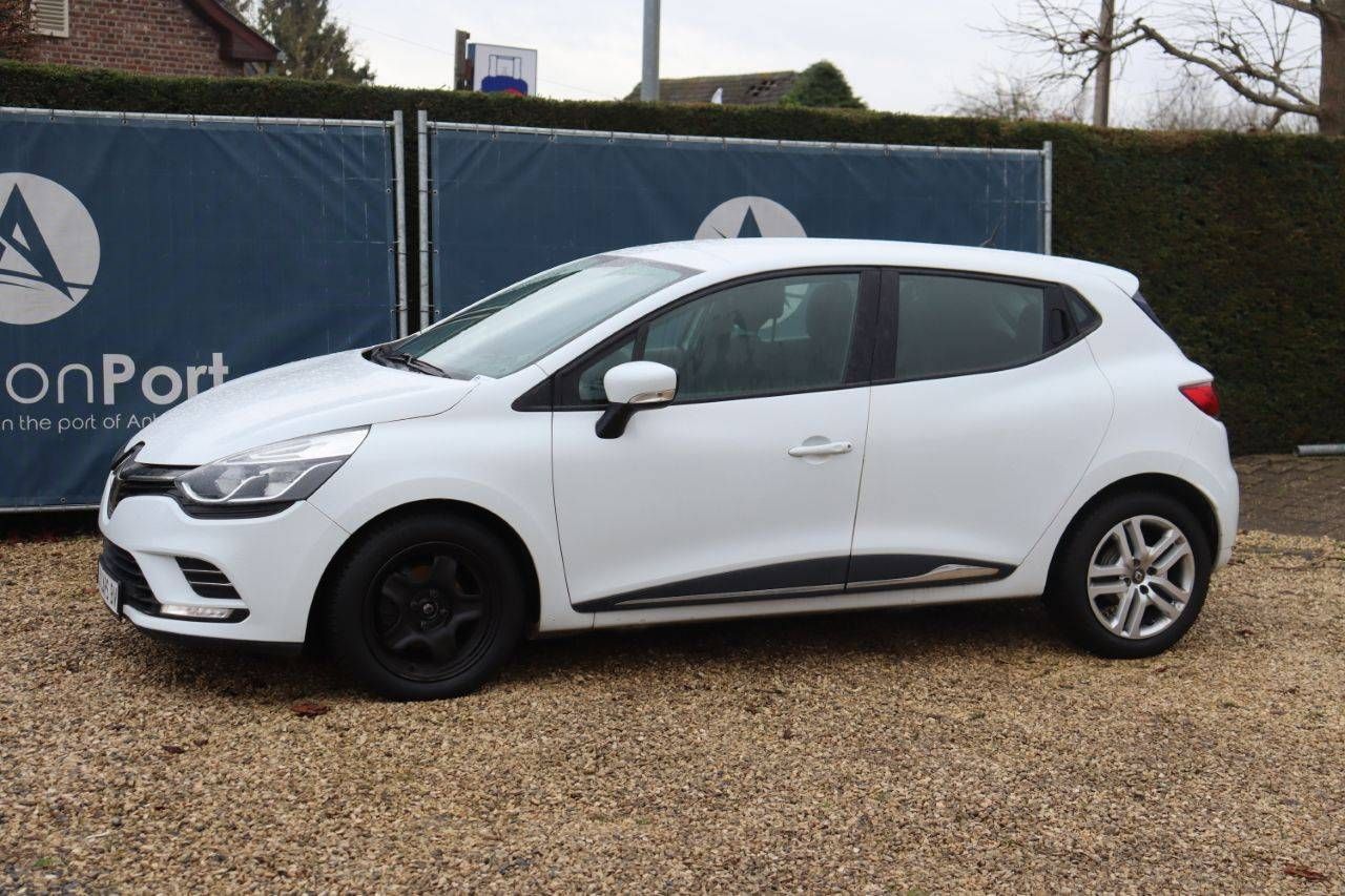 Passenger car Renault Clio Petrol 2019 (Margin)