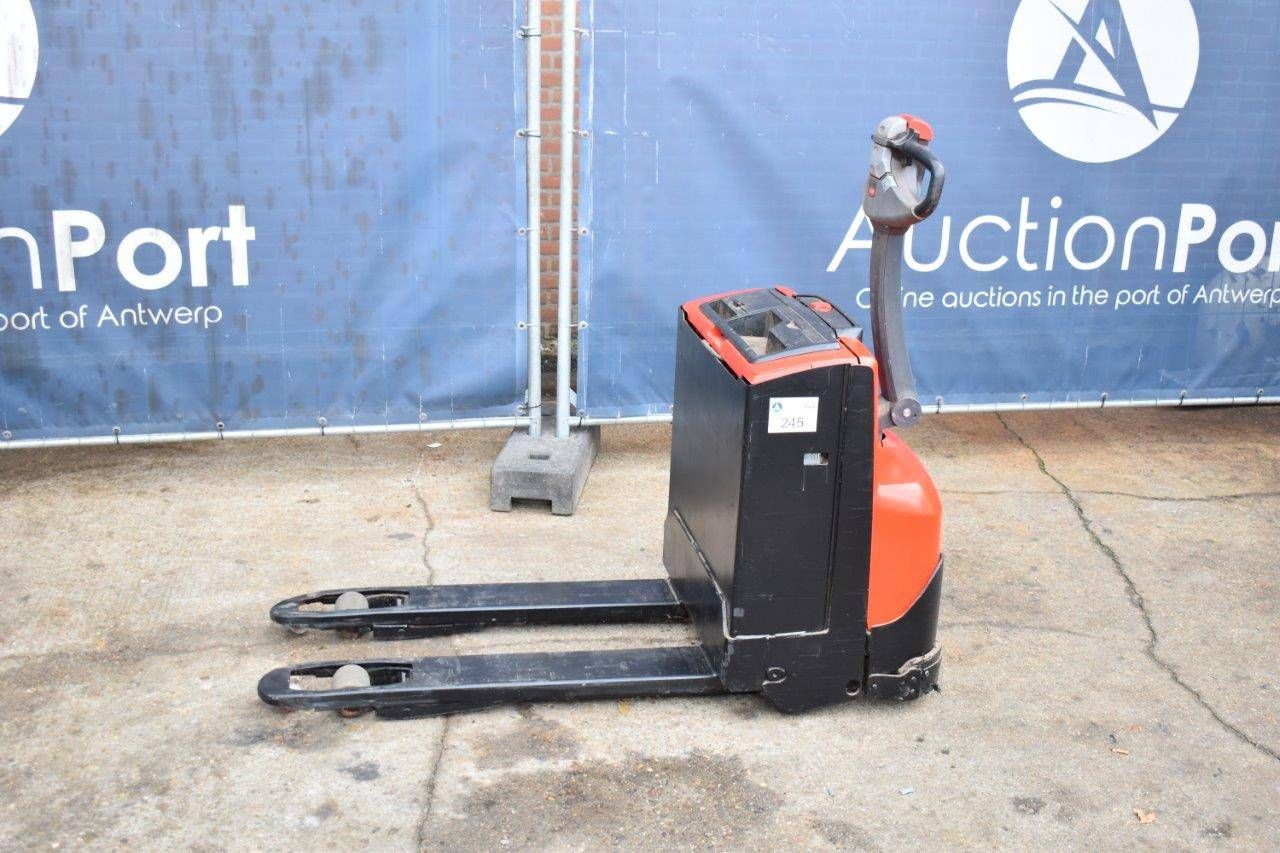 Pallet truck BT Electric