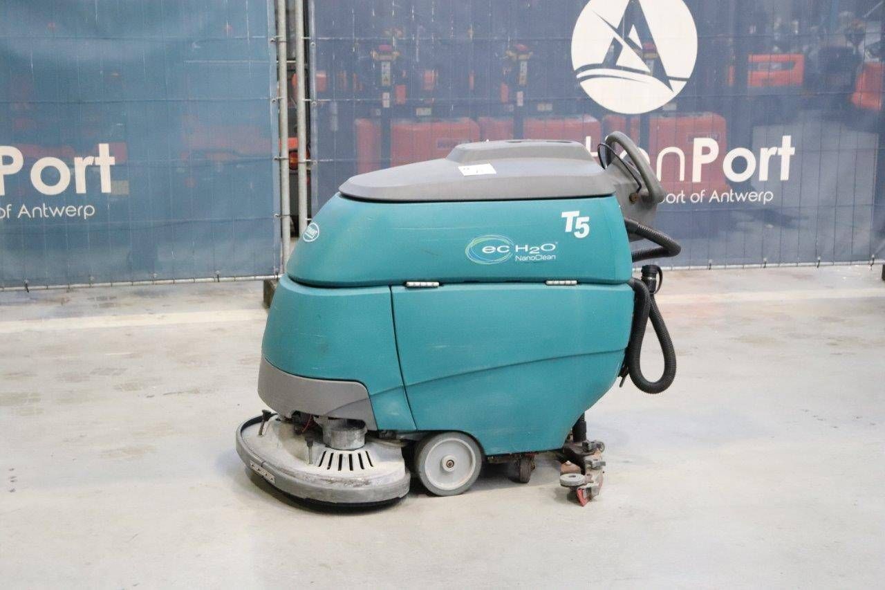Scrubbing machine Tennant T5 Electric 2016