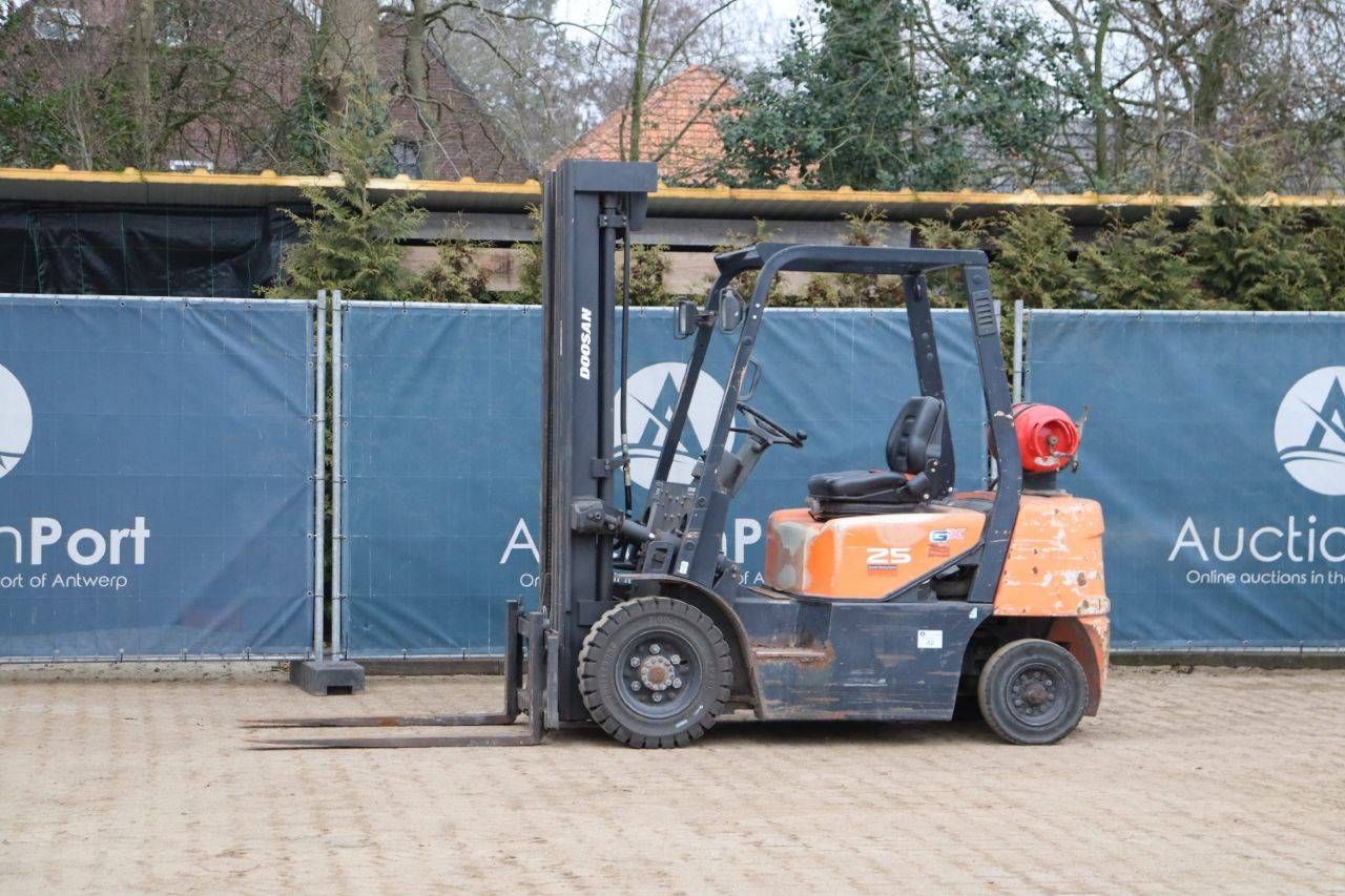 Doosan G25G-5 LPG Forklift 2500kg 5.99m