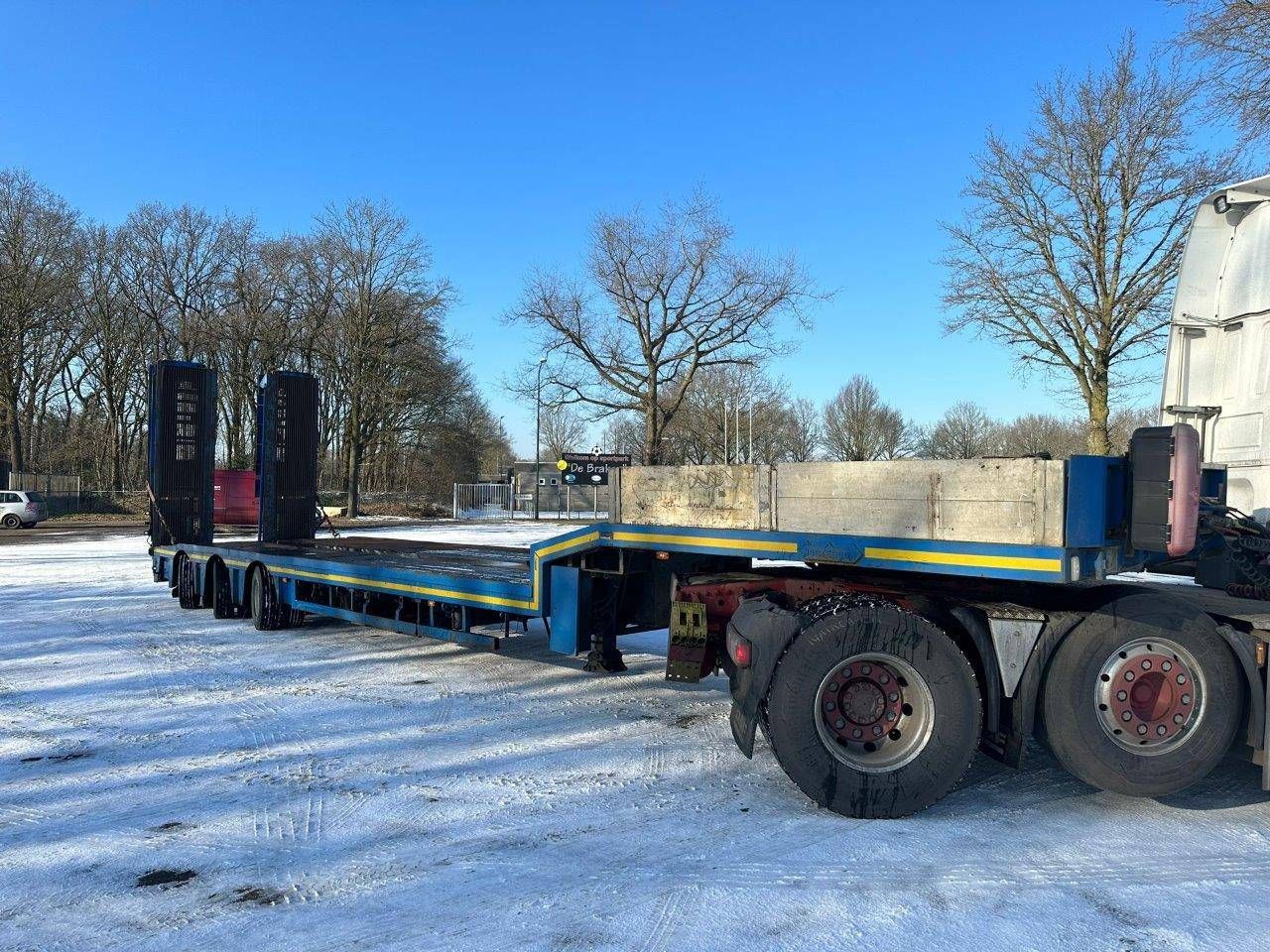 Semi-low loader Nooteboom MCO-48-03 2004