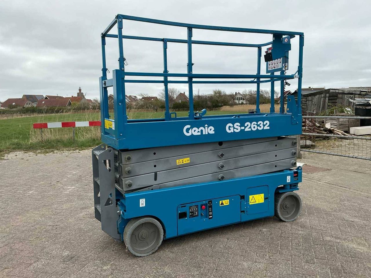Scissor Lift Genie GS-2632 Electric 9.96m 1999