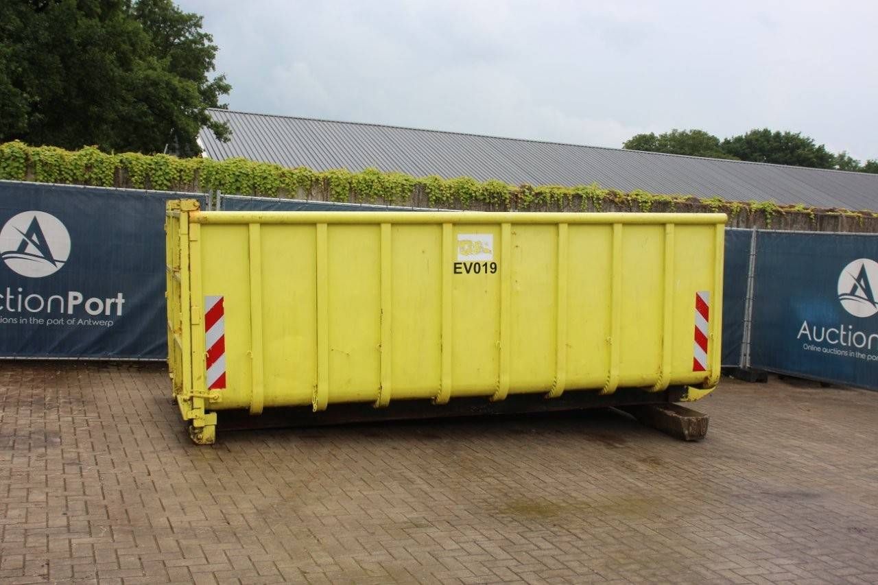 Container 4.5x2x0.8m