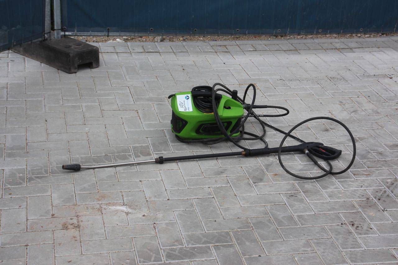 High-pressure cleaner