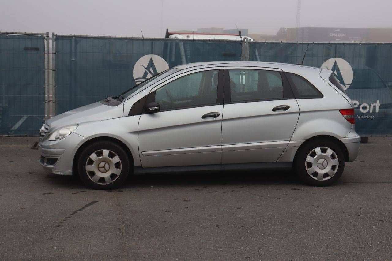 Passenger car Mercedes-Benz B180 Diesel 109hp 2006 (Margin)