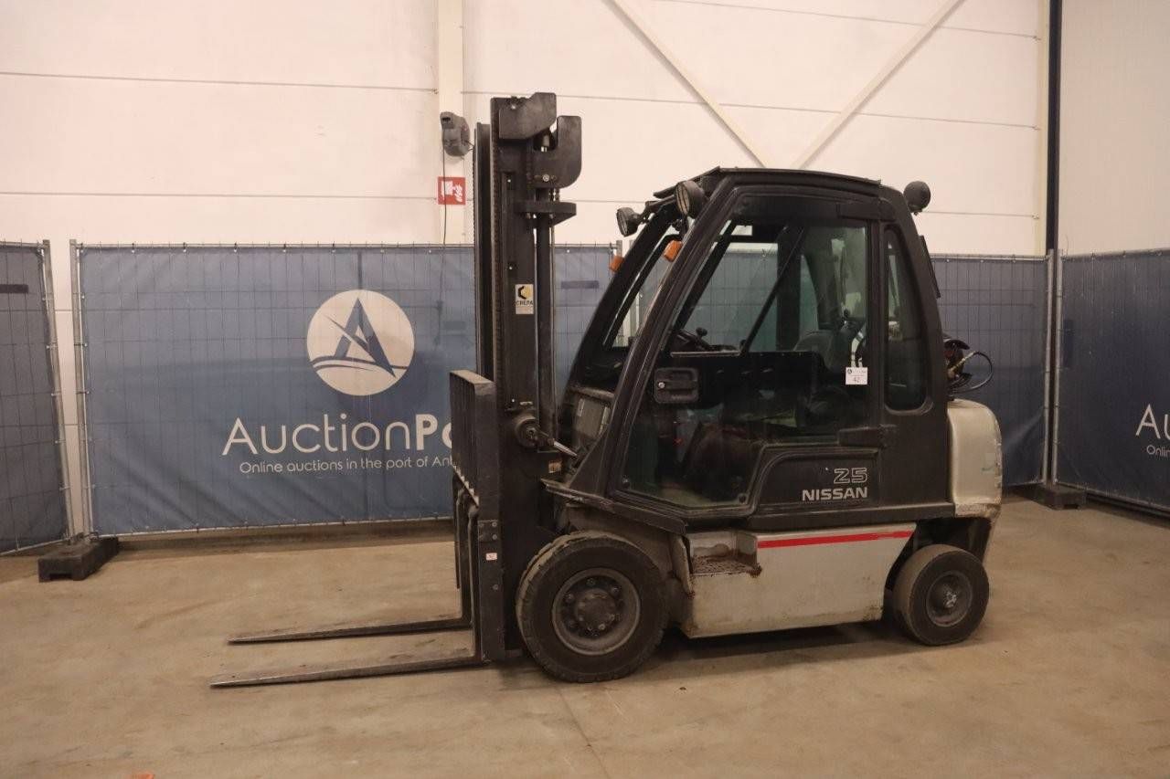 Forklift Nissan UD02A25PQ LPG 2500kg 3.7m