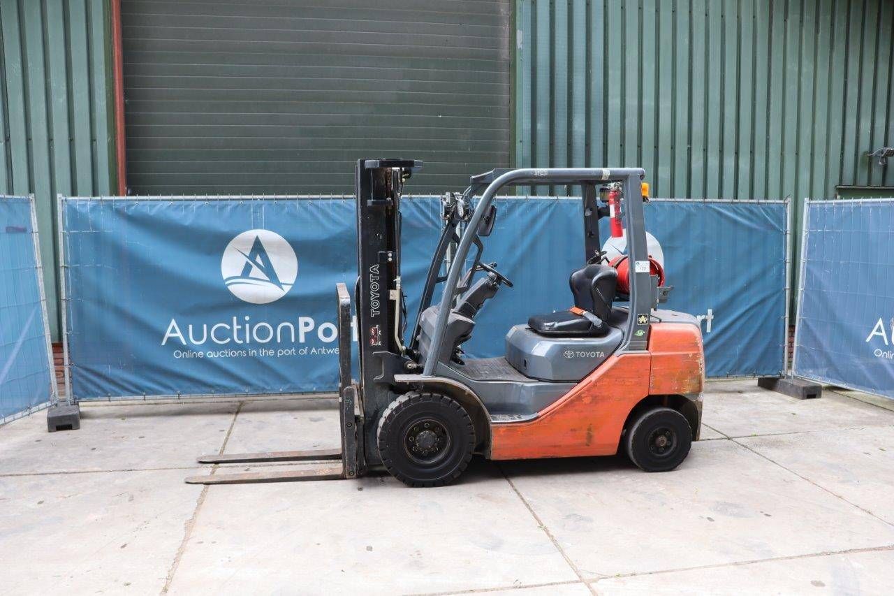 Forklift Toyota 8FGU25 LPG 2050kg 4.8m 