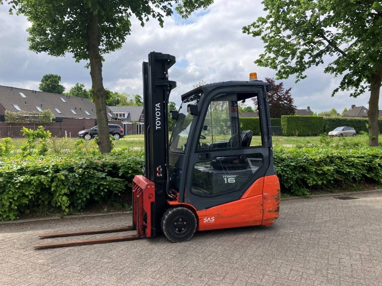 Forklift Toyota 8FBEKT16 Electric 1600kg 5.5m 2014