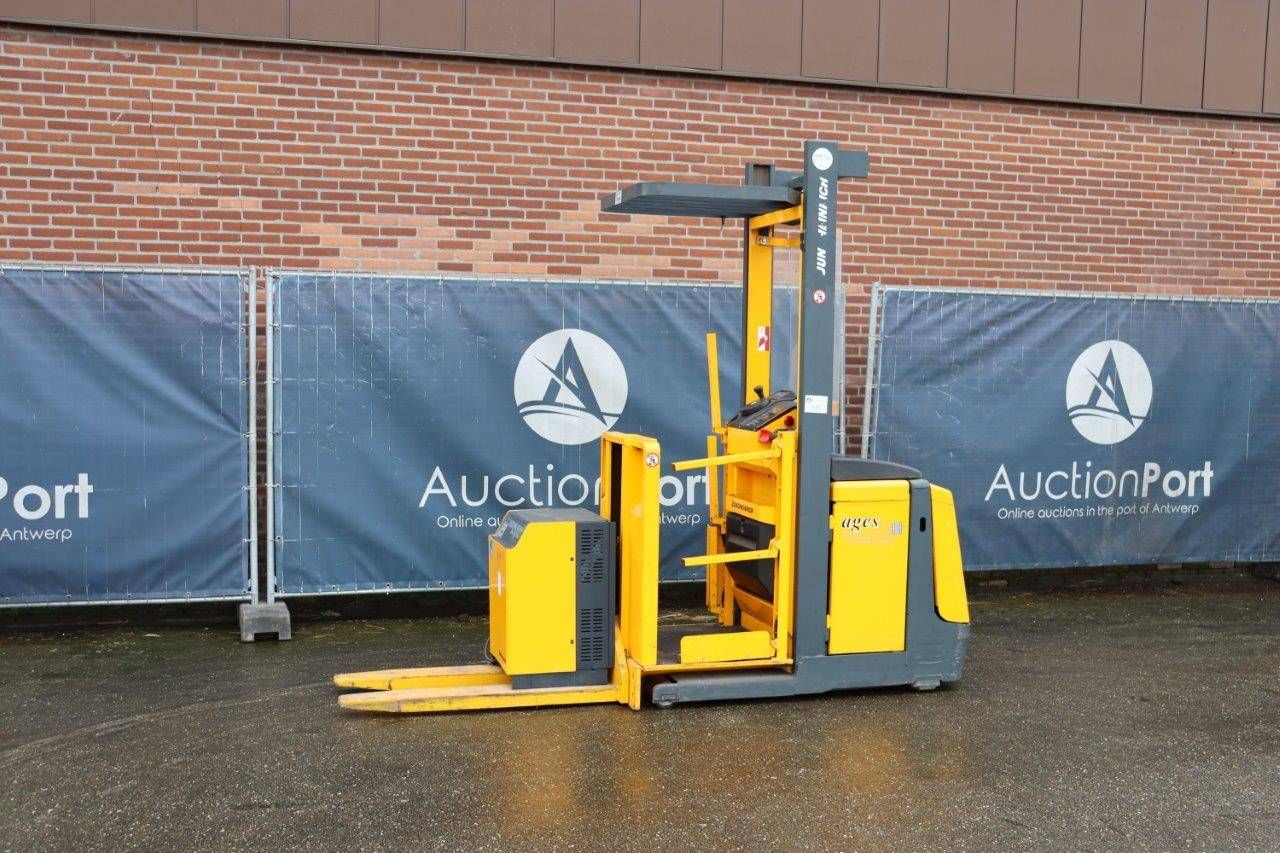 Stacker Jungheinrich ECP100 Electric