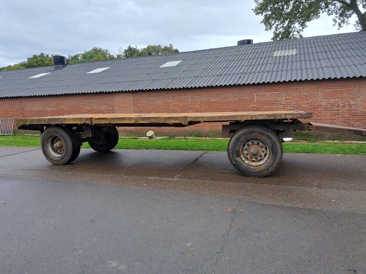 Flatbed trailer
