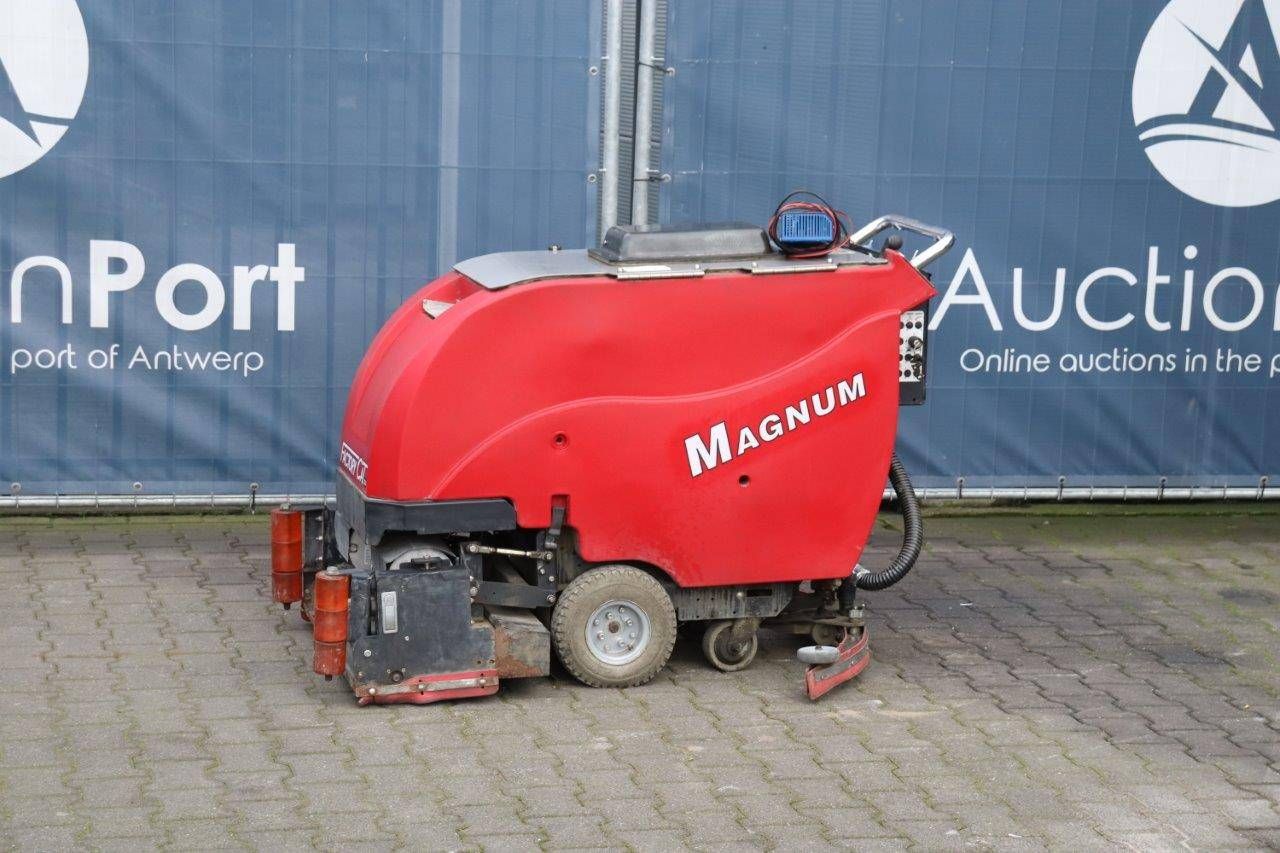 Scrubber AT MAGNUM