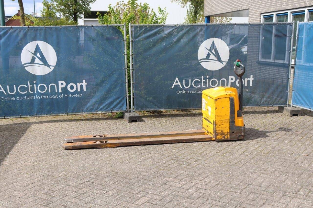 Pallet truck Jungheinrich EJE220 Electric 2000kg 2014