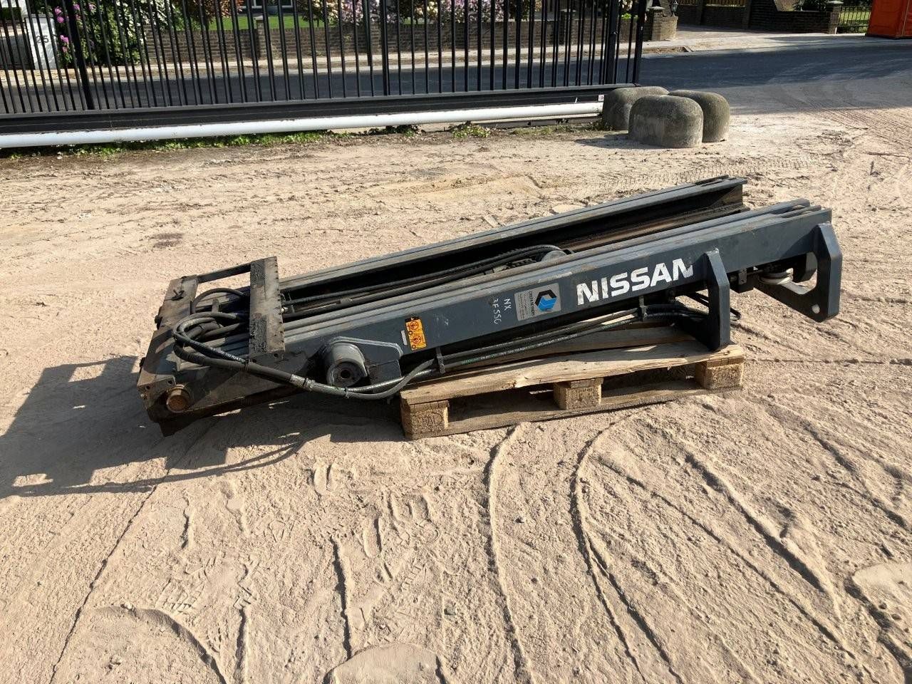 Nissan Triplex Lift Mast Forklift
