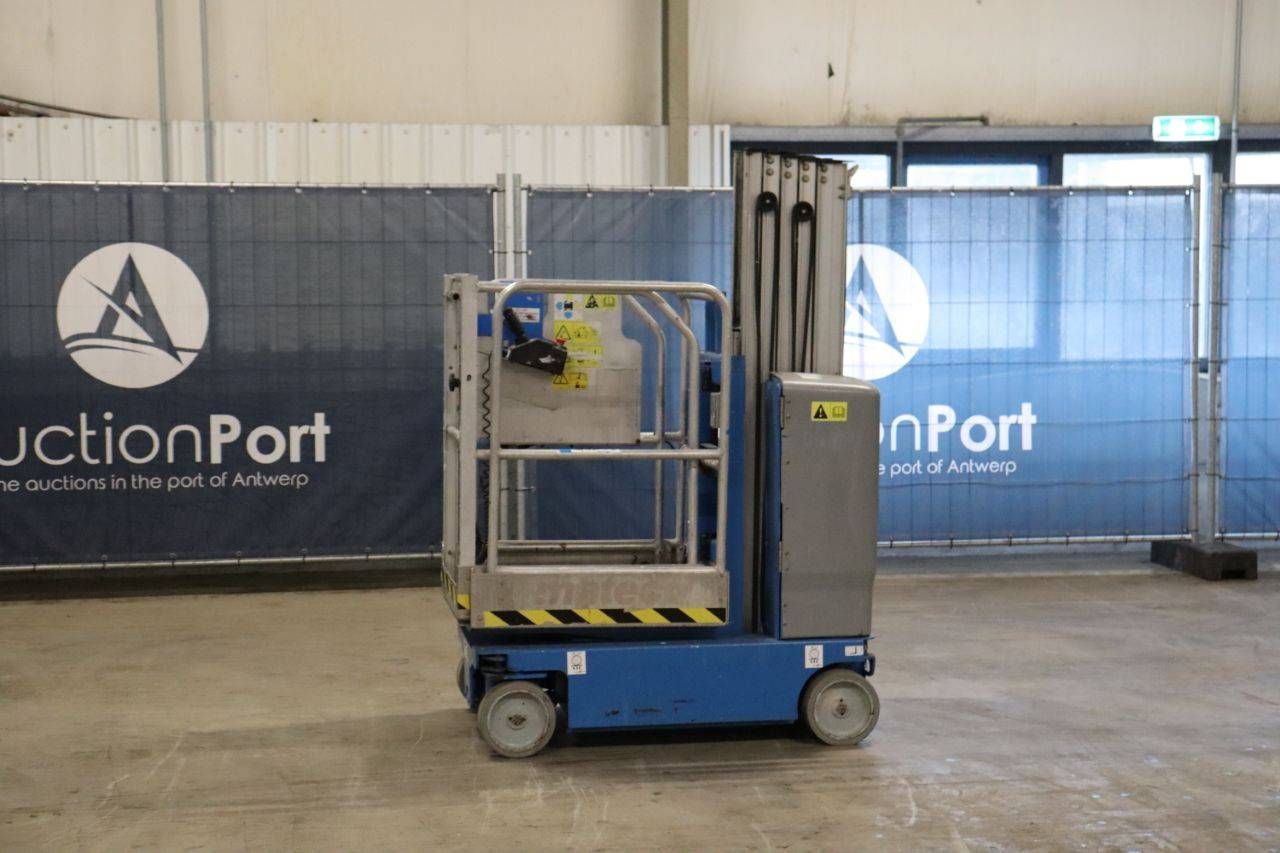 Genie GR-20 Electric Mast Lift 8.02m 2016
