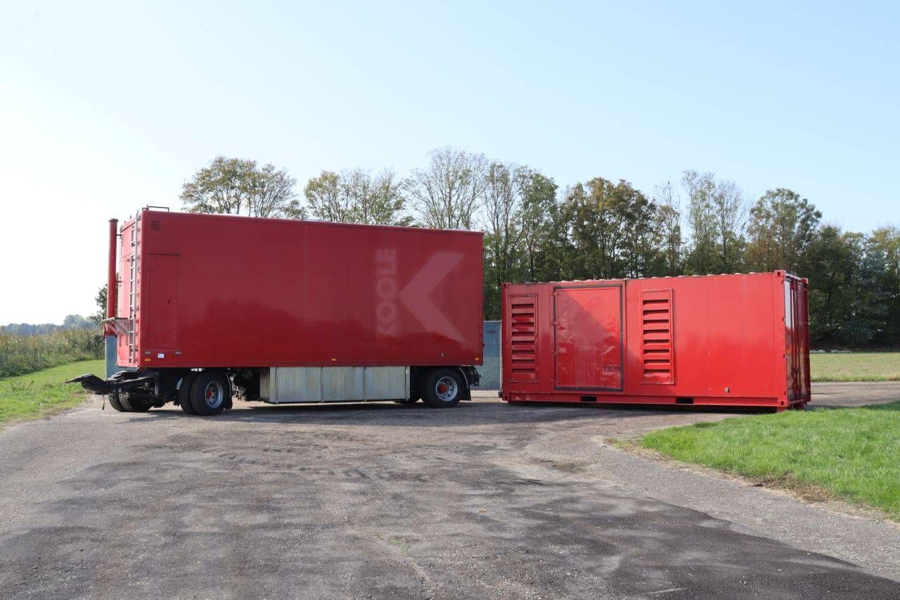 Closed semi-trailer NETAM-FRUEHAUF ANCR 20-110A 1992 + Container VACU-PAK asbestos processing   