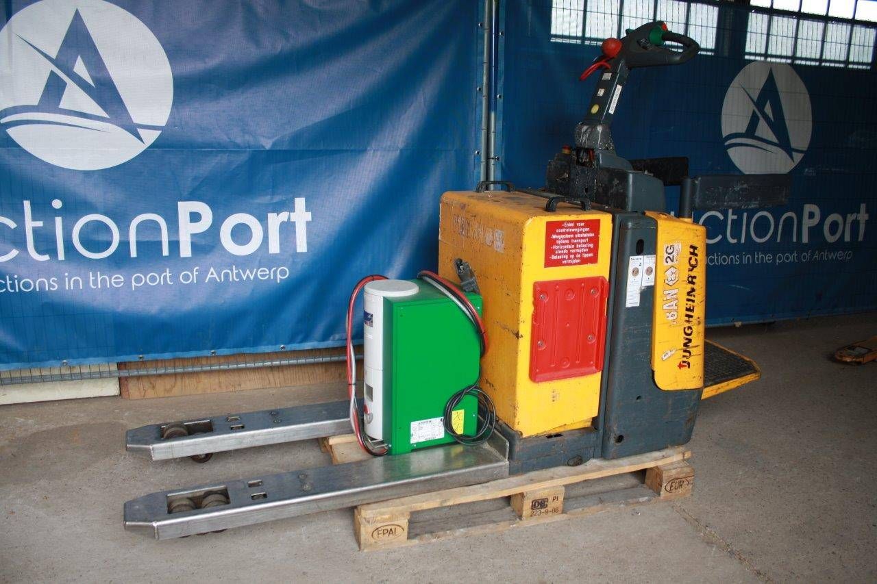 Jungheinrich ERE220 electric pallet truck