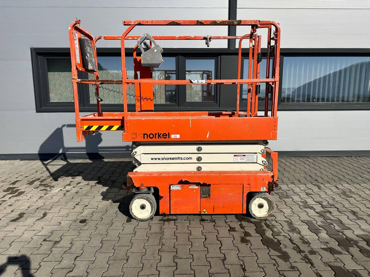 Scissor Lift Snorkel S3219E Electric for Parts