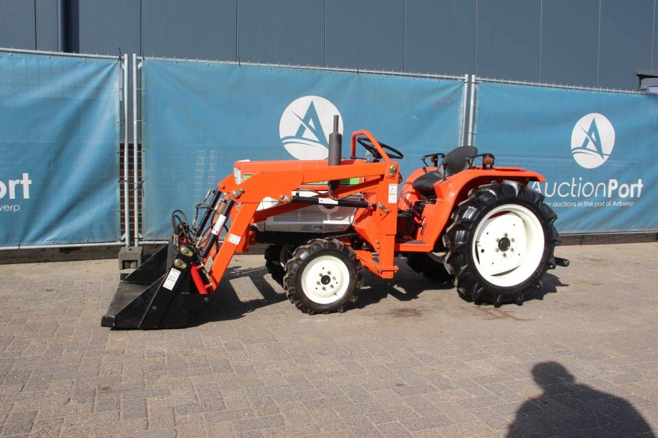 Kubota B1702 Diesel Mini Tractor 17hp with Front Loader New