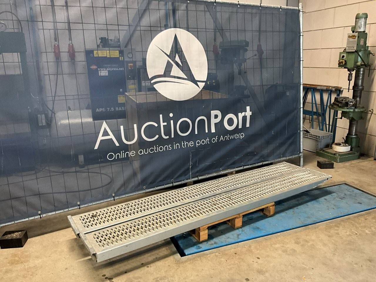 Set of Steel Ramps 247x30cm