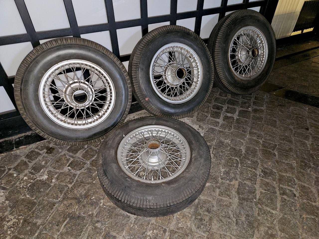 Set Classic Wheels for Jaguar (Margin)