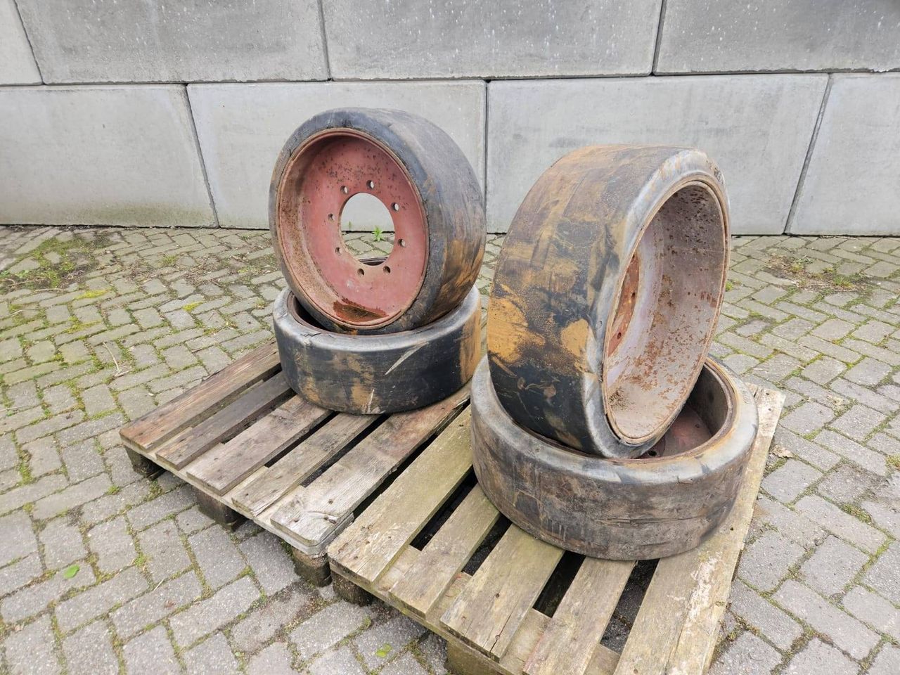 Heavy duty wheels 