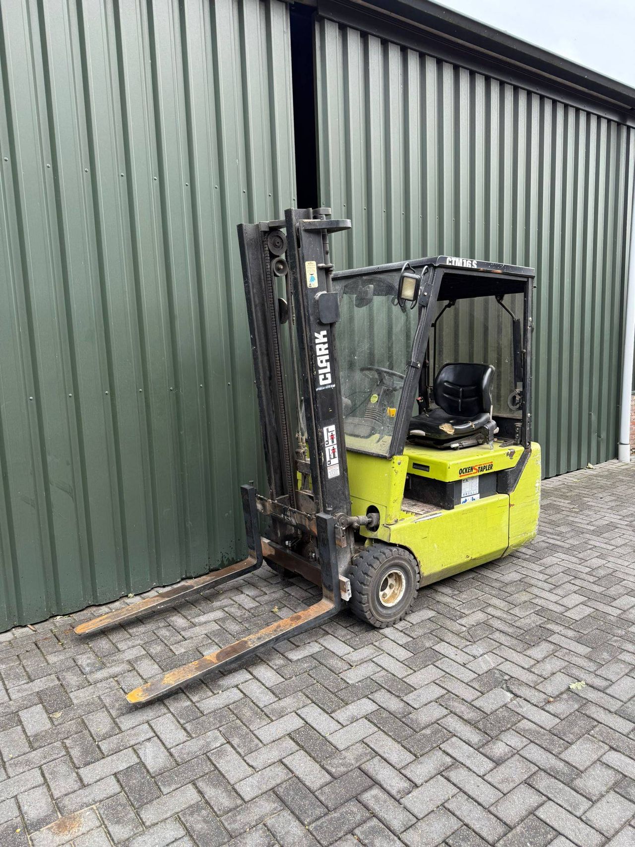 Forklift Clark CTM-16 S Electric 1600kg 3.3m 2001