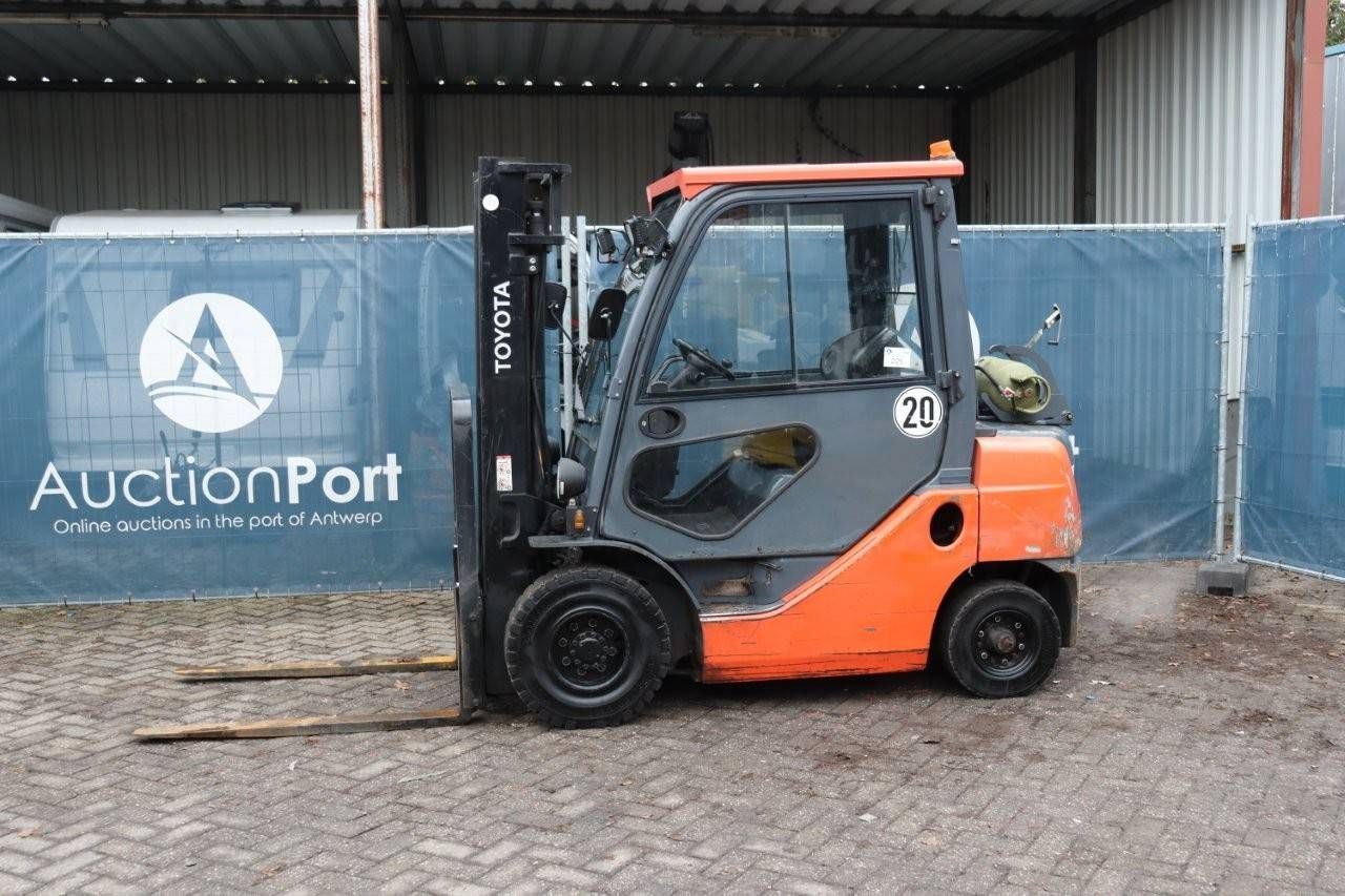 Forklift Toyota 02-8FGF25 LPG 2500kg 3.3m 2011