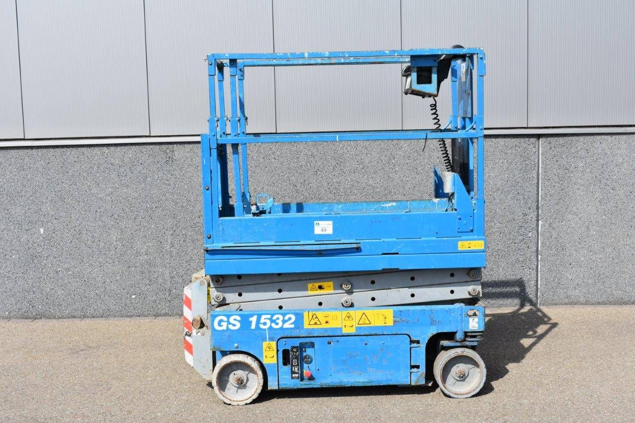 GS.FACTORYです。 Scissor lift Genie GS-1532 Electric 6.4m | Auctionport