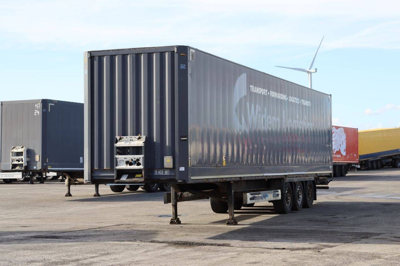 Semi-remorque fermée Krone SD 41000kg