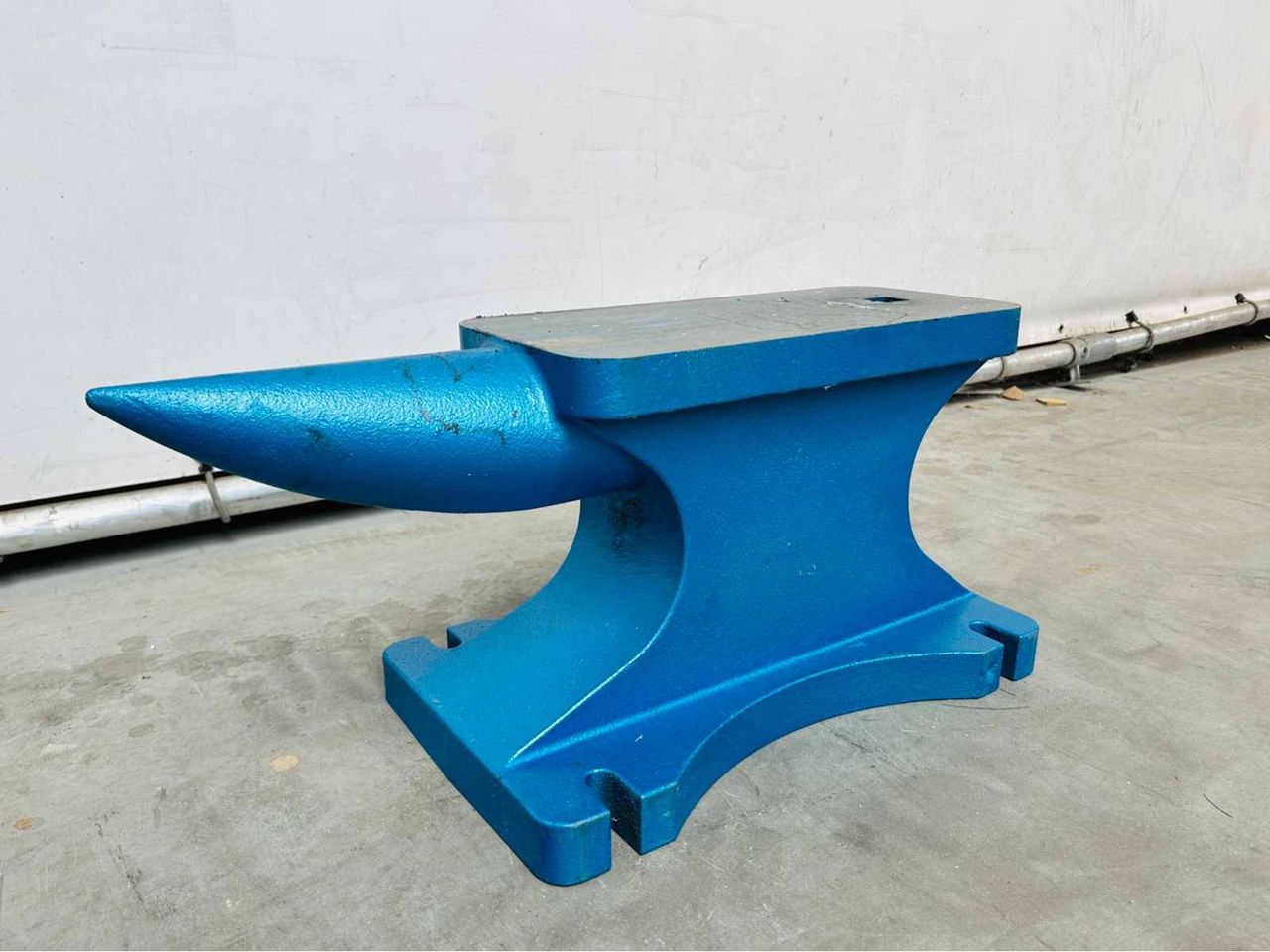Anvil 730x320x340mm