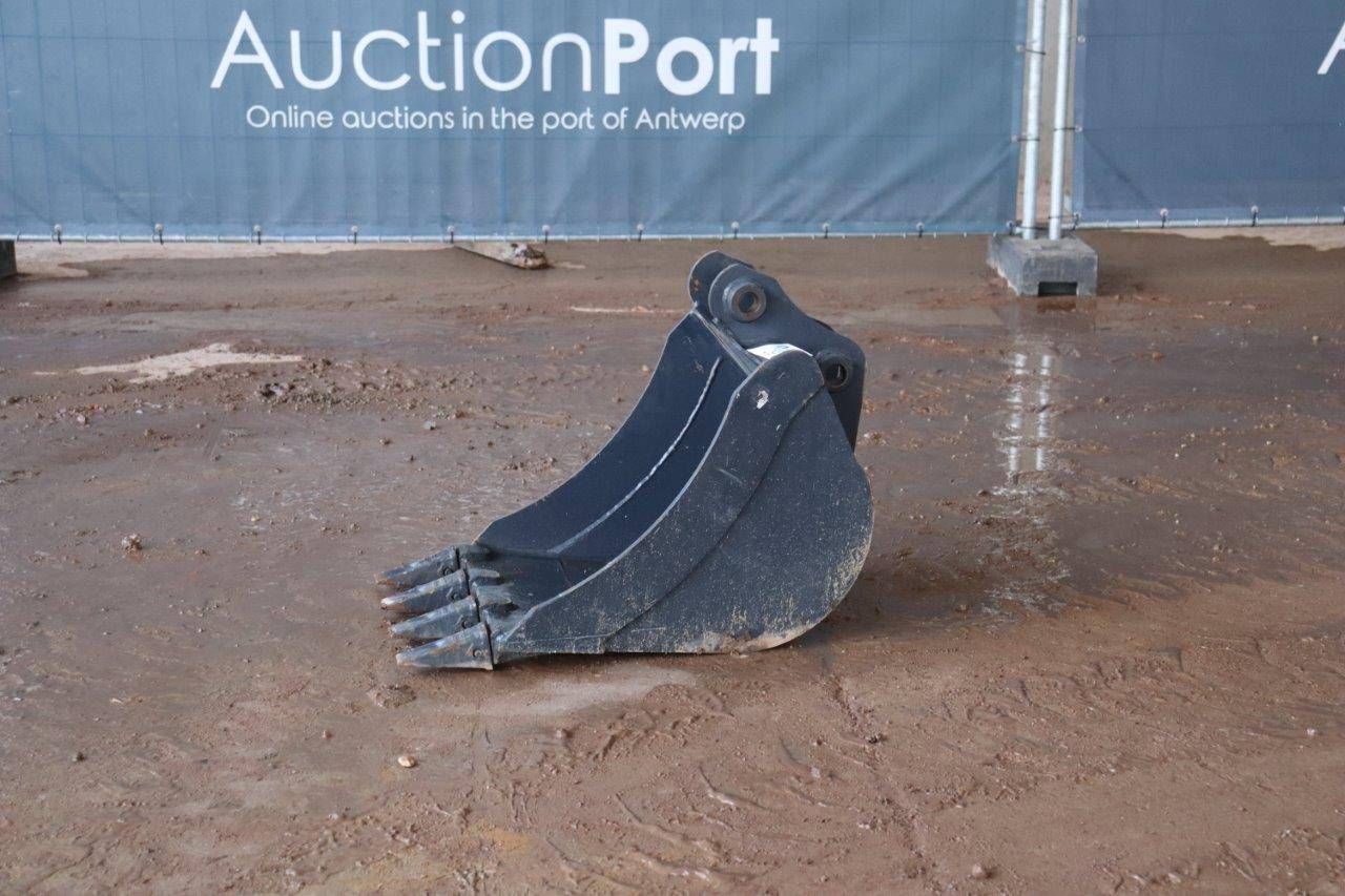Excavator bucket