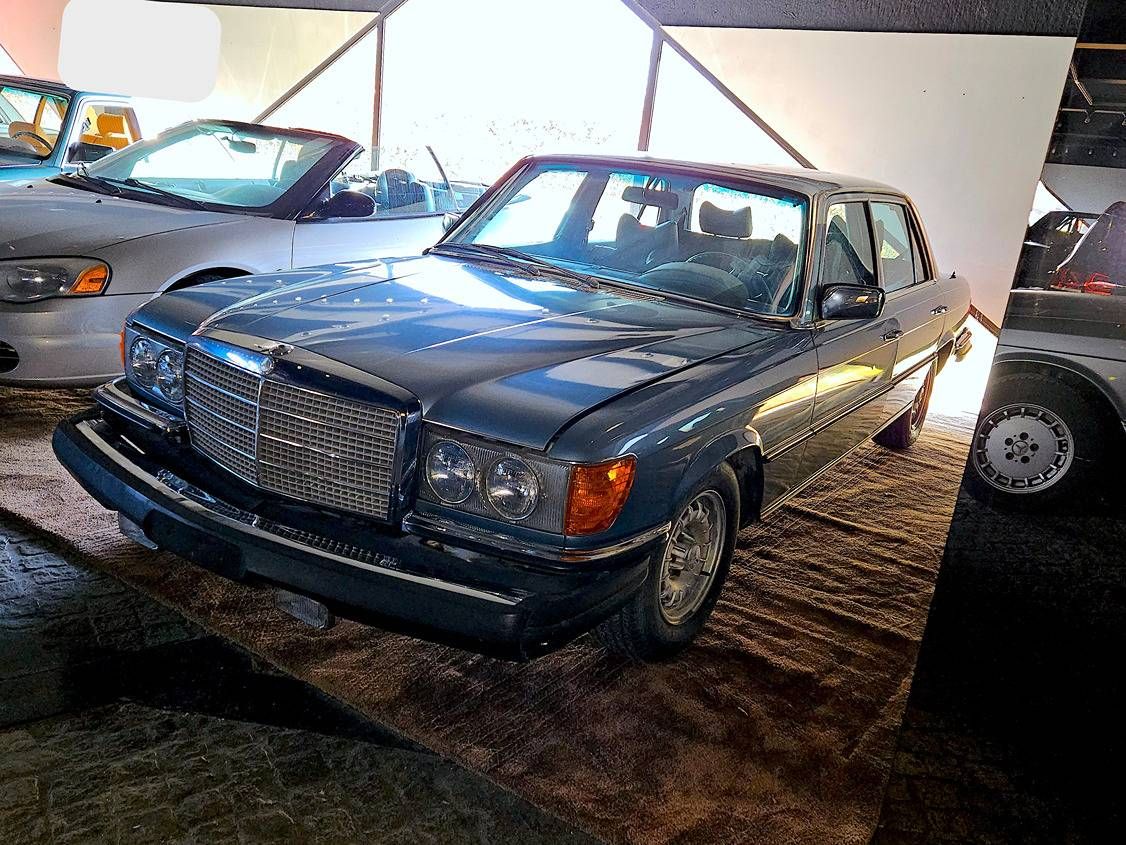 Mercedes-Benz 450 SEL 6.9 V8 Petrol 1979 (Margin)