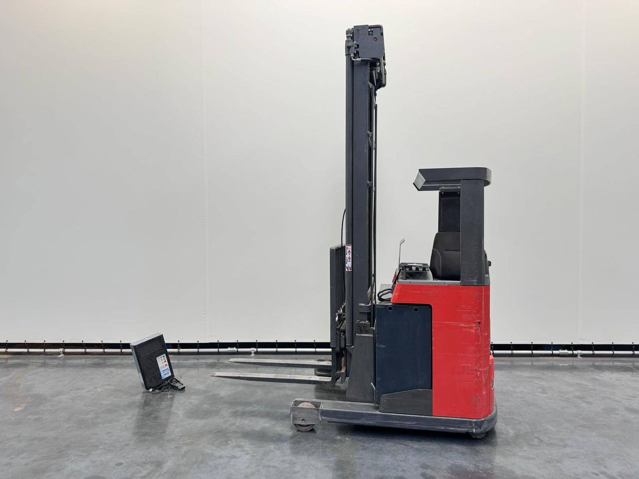 Reach truck Atlet UNS161DTFVRF755 Electric 1600kg 7.55m 2009