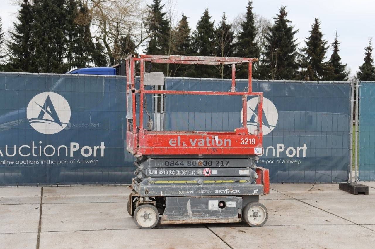 Scissor Lift Skyjack SJIII 3219 Electric 7.79m 2013