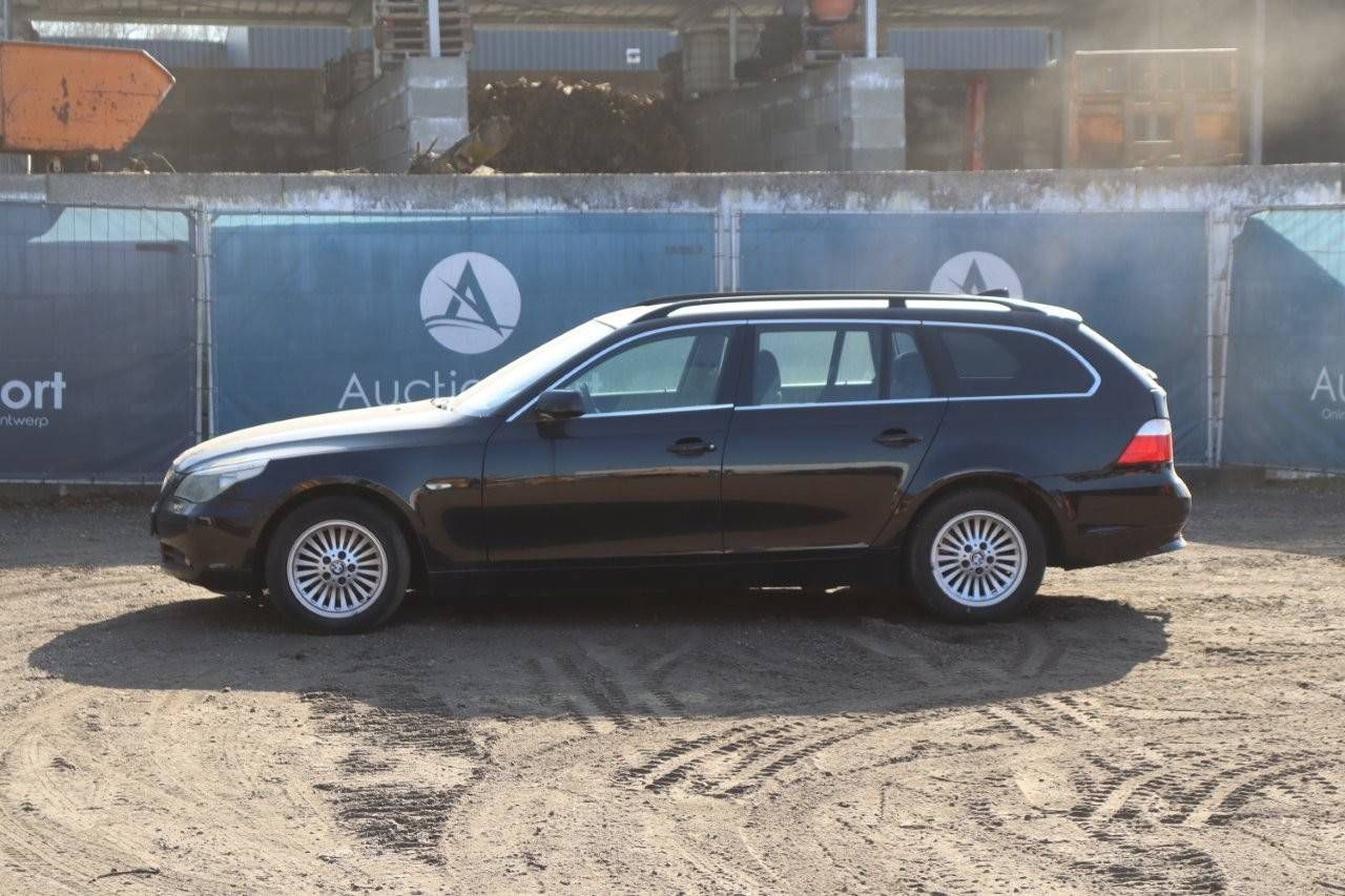 Station wagon BMW 523I Petrol 2005