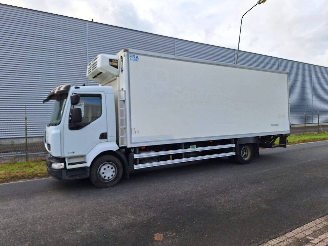 Refrigerated truck Renault Midlum 270 Diesel 2014