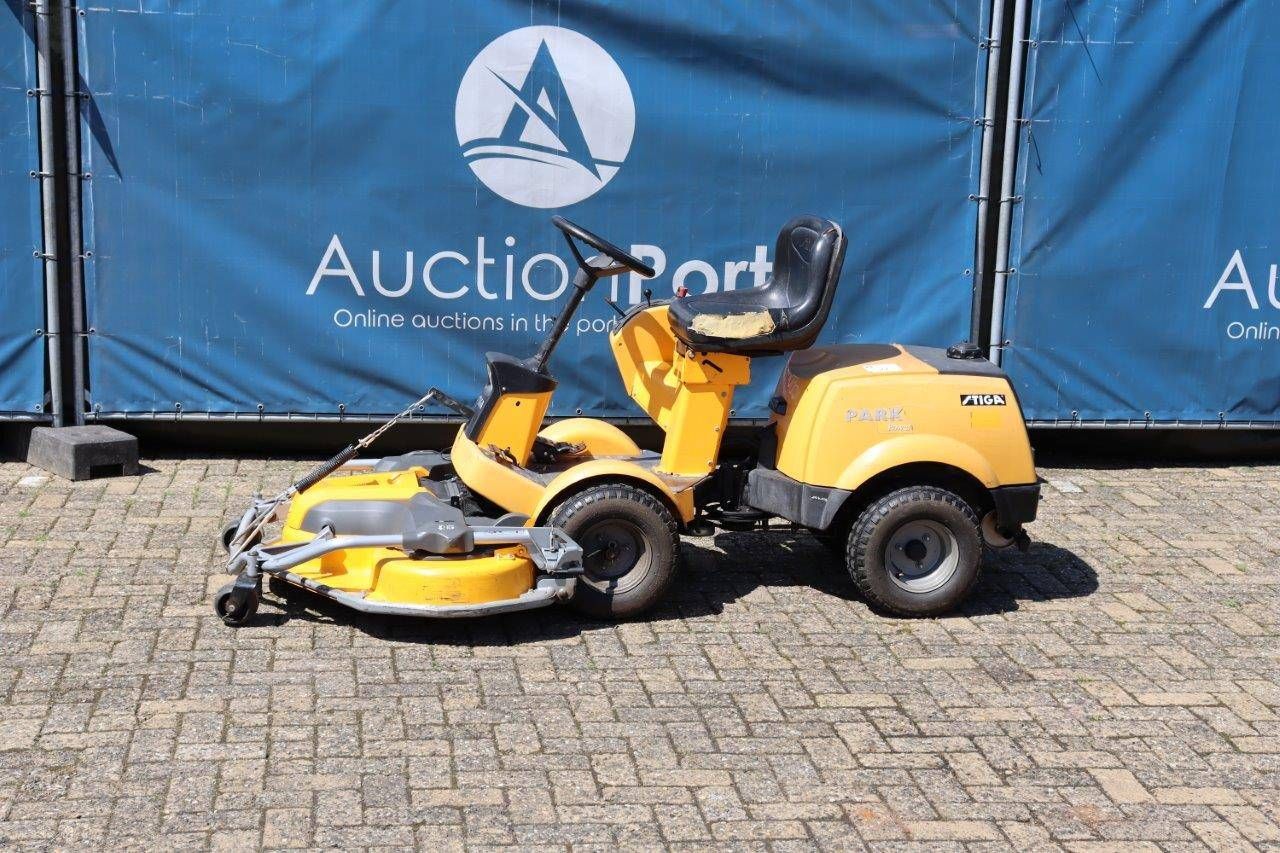 Riding mower Stiga Park Power Petrol