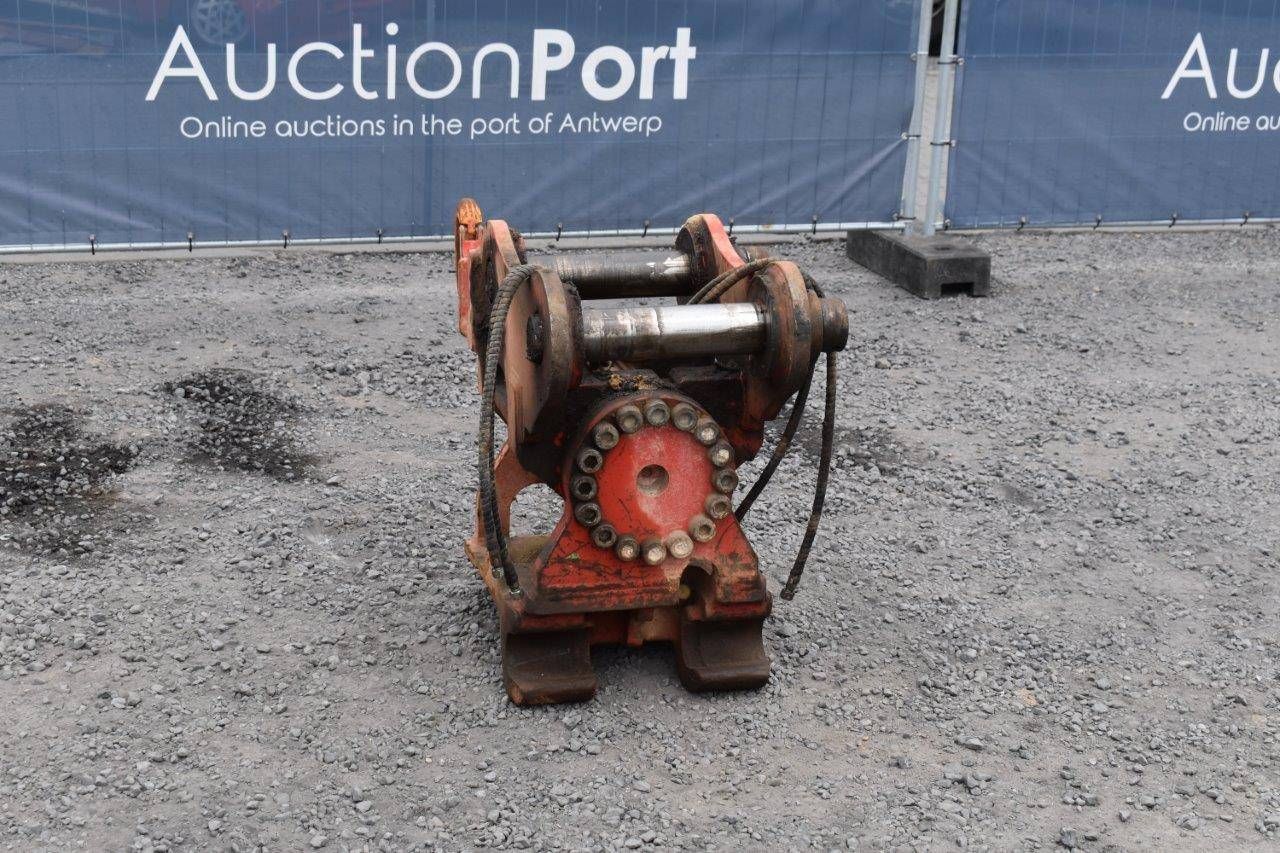 Hydro tilt quick coupler Powertilt 
