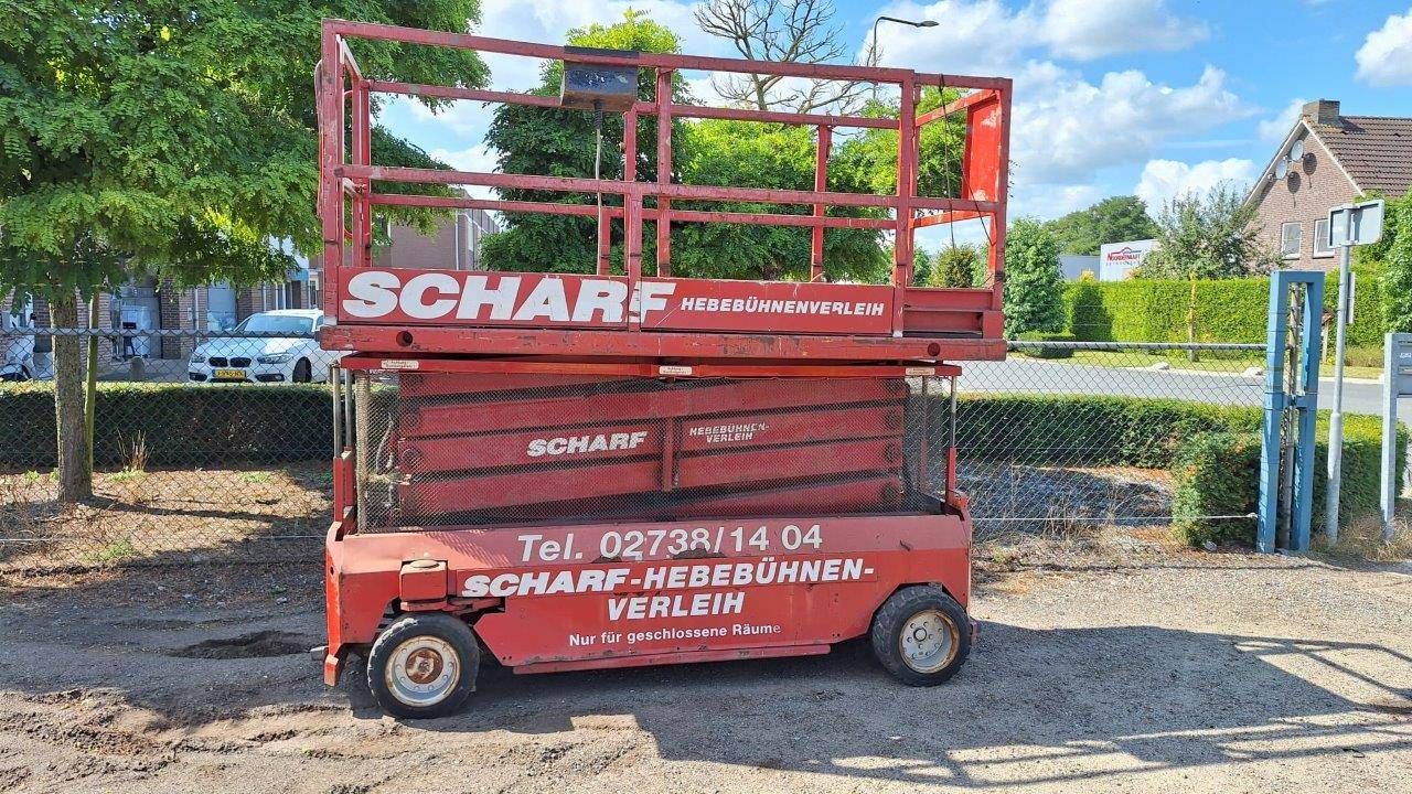 Scissor lift GS S111E12HT Electric 13m