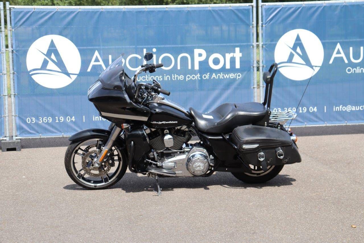 Motorcycle Harley Davidson Road Glide Special Petrol 2015