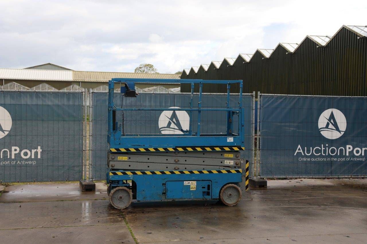 Scissor lift Genie GS-2032 Electric 693kg 7.9m 2005