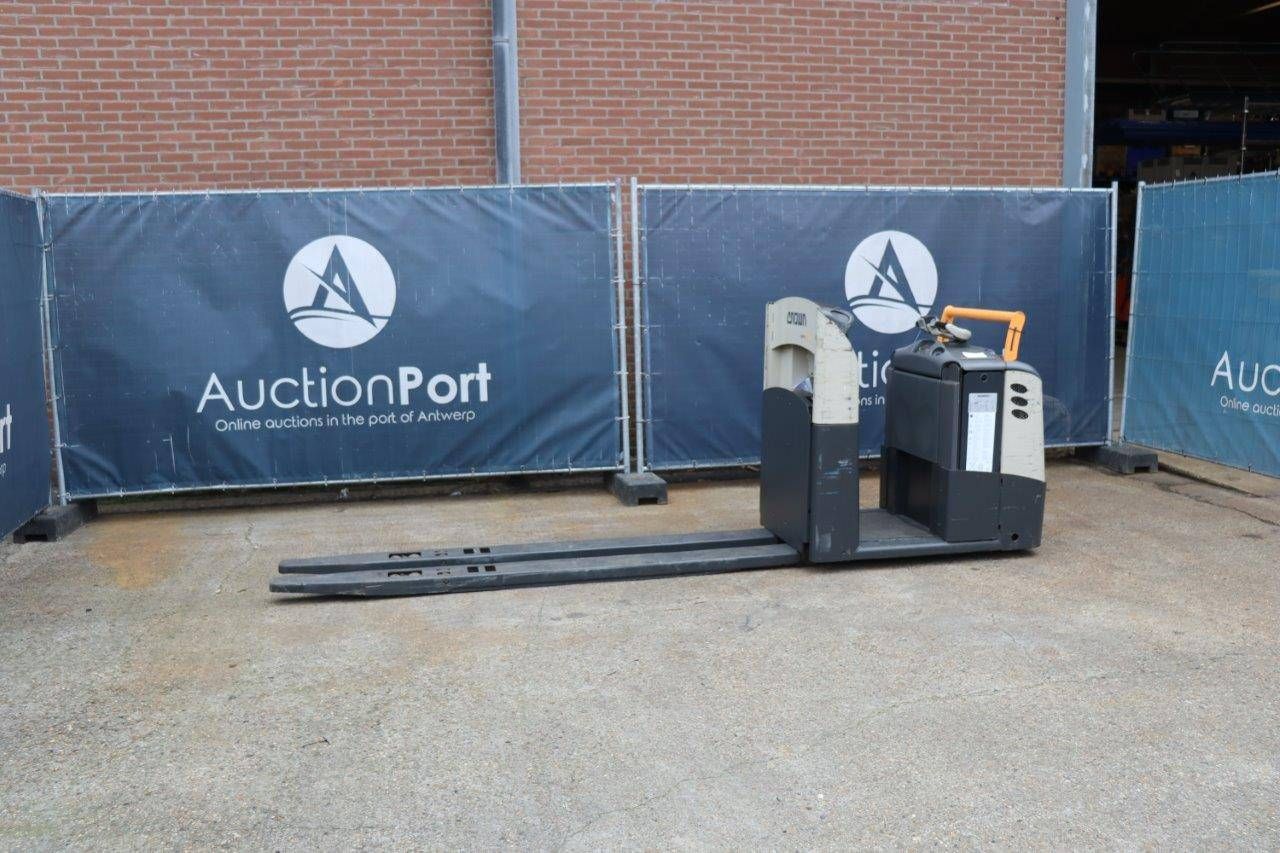 Pallet truck Crown GPC 3040 Electric 2000kg