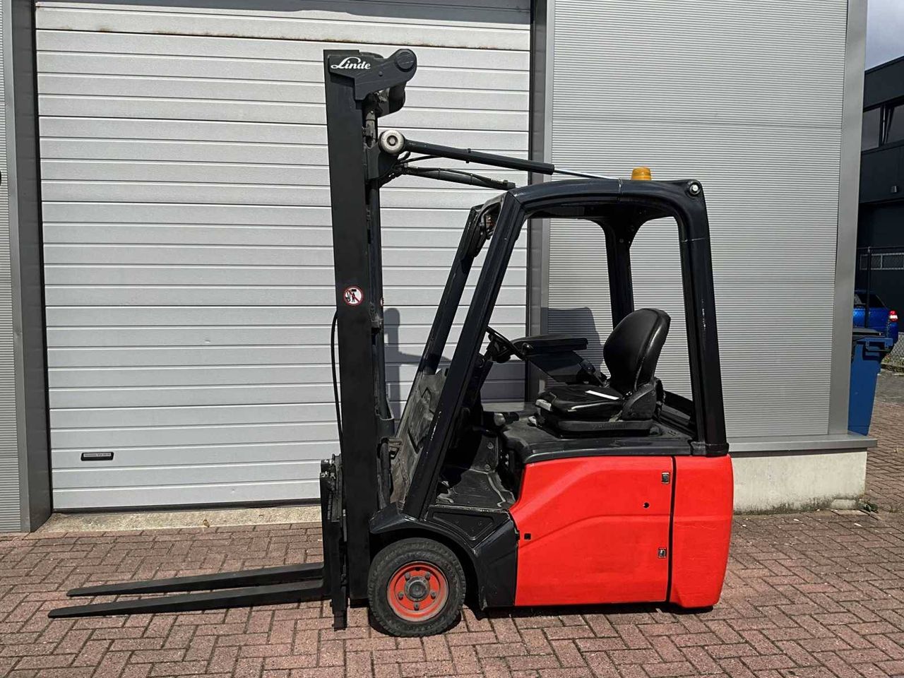 Forklift Linde E16C-01 Electric 1600kg 5.45m 2009
