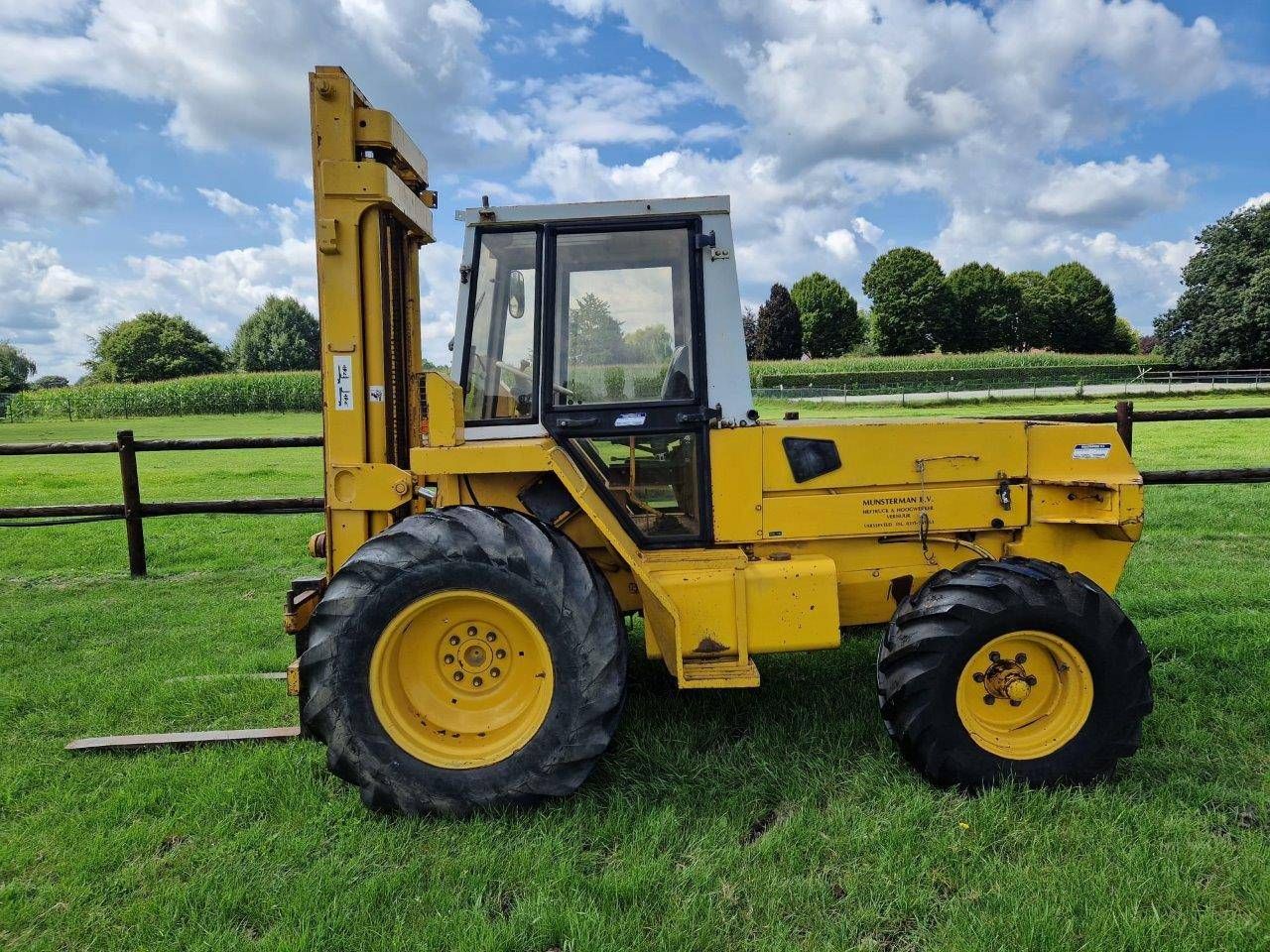 Rough Terrain Forklift JCB 930 Diesel 3000kg (Margin)