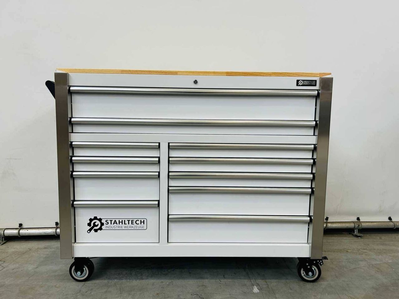 Stahltech 387-piece tool trolley