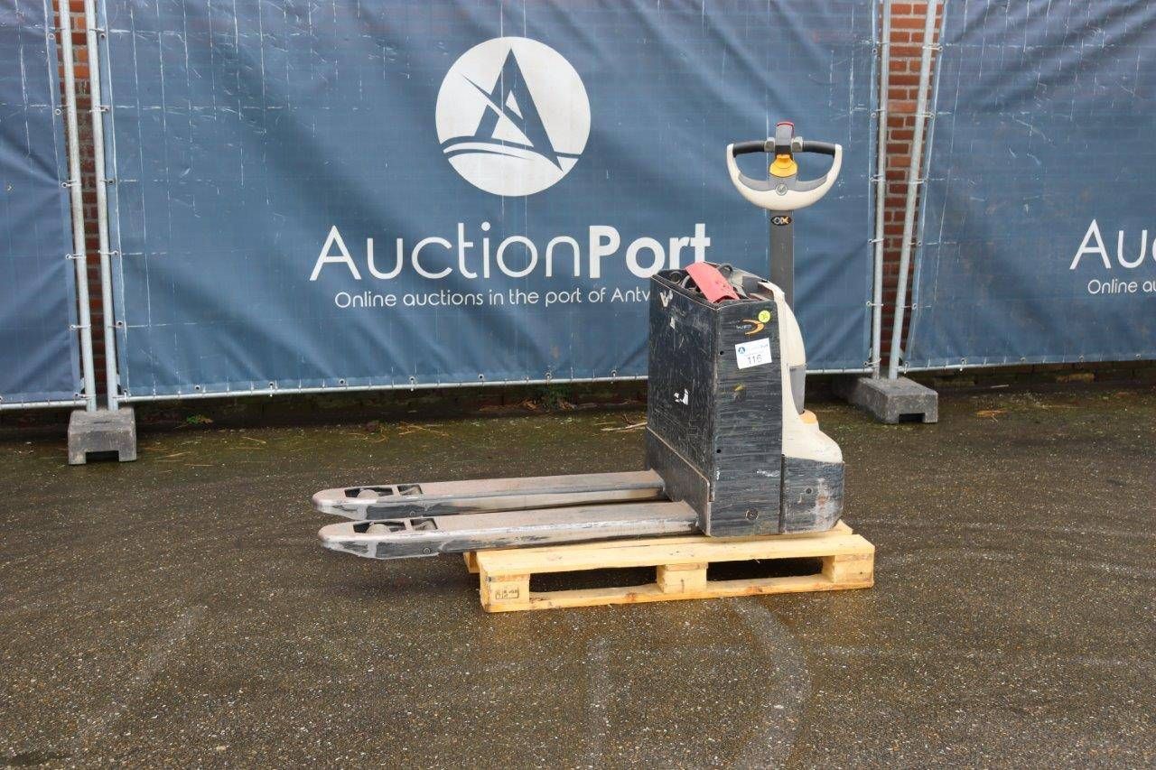 Pallet truck Crown Electric