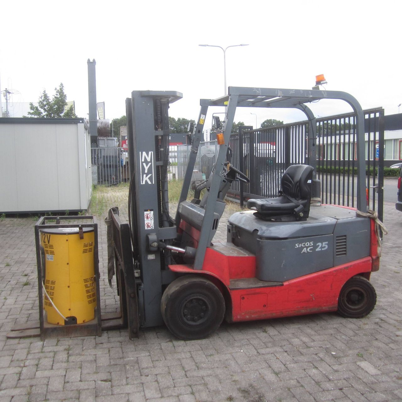 Forklift Nyk-Nichiyu FPC25PN Electric 2500mg 4.7m 2007